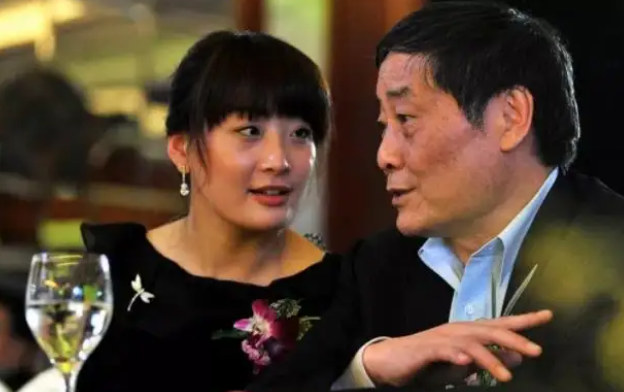 宗老和他的孩子照片.png 宗老和他的孩子照片.png