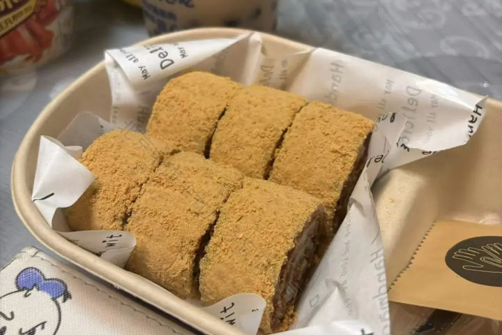 驢打滾黏黏軟軟的甜點(diǎn)非常好吃，我是非常愛(ài)吃.jpg