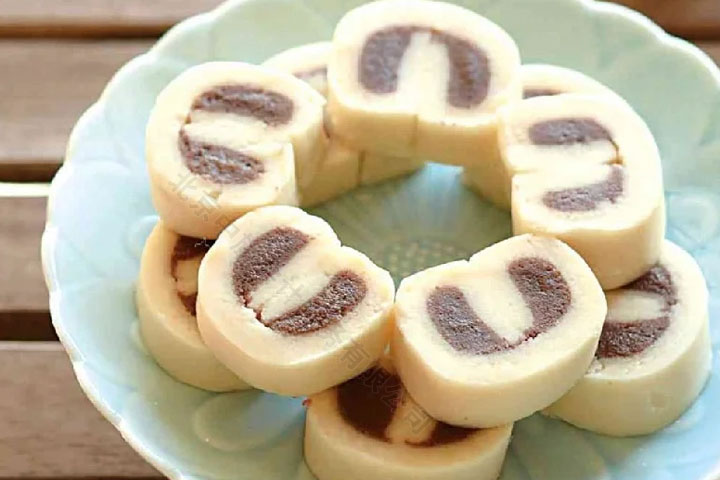 這個(gè)蕓豆卷吃起來(lái)非常好吃，軟糯香甜，來(lái)了一定要嘗嘗.jpg
