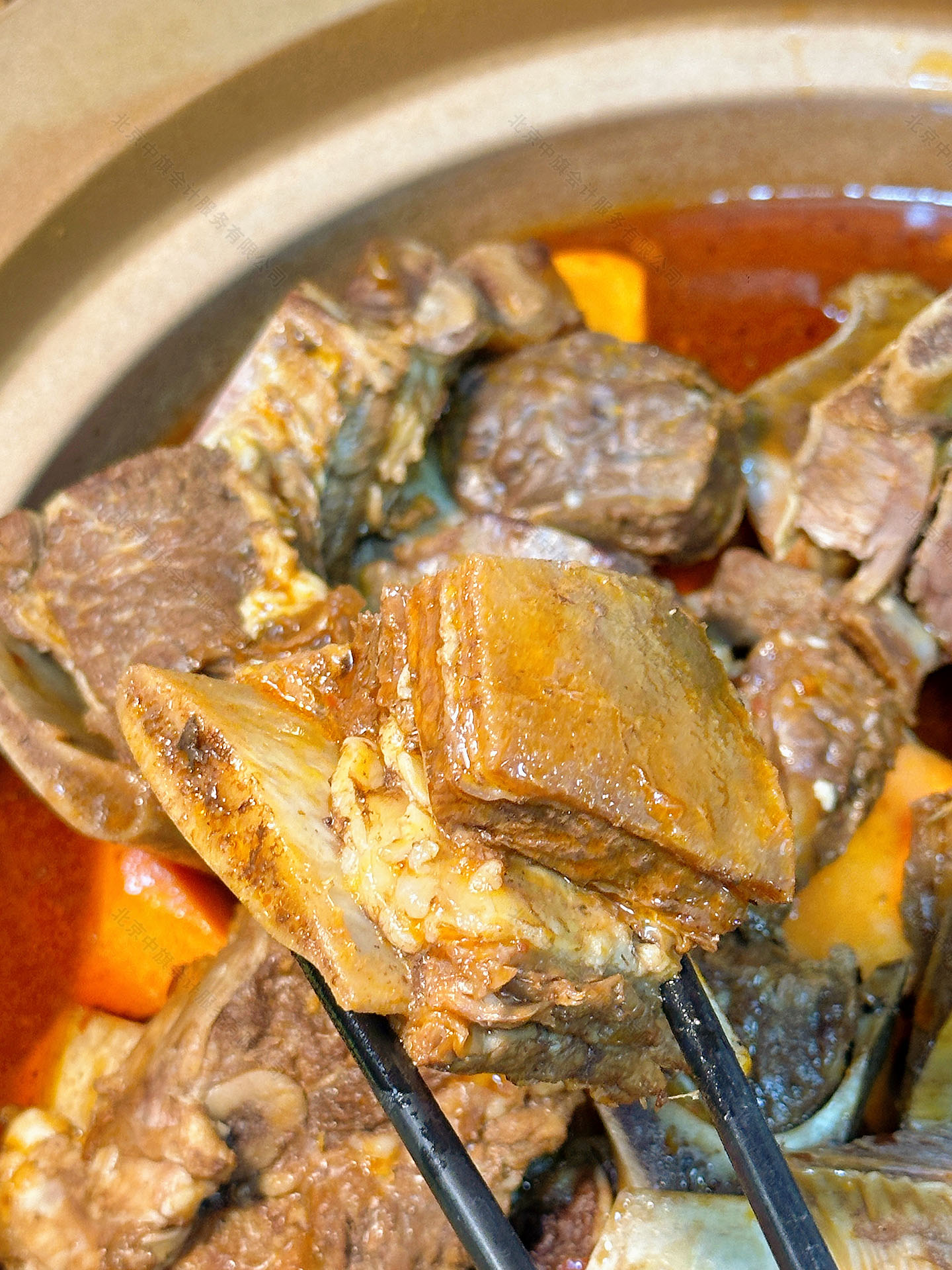這牛肉吃起來(lái)是真的香.jpg