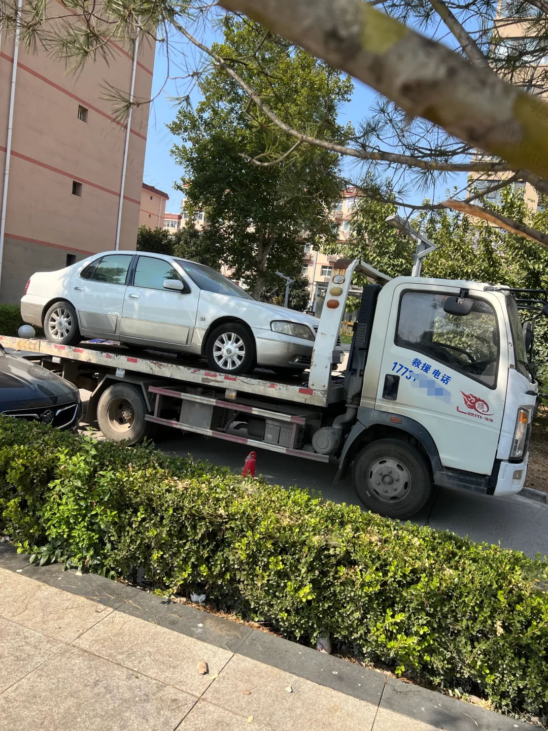 準(zhǔn)備拉去報(bào)廢的車.jpg