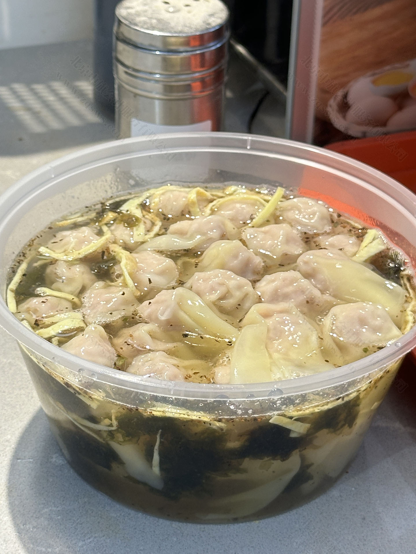 剛出鍋的餛飩.jpg 剛出鍋的餛飩.jpg