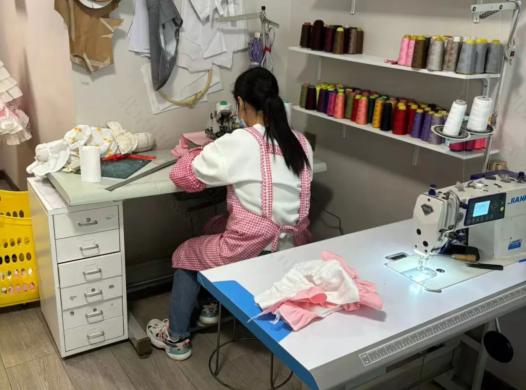 四惠服裝公司室臨時(shí)一角.jpg 四惠服裝公司室臨時(shí)一角.jpg