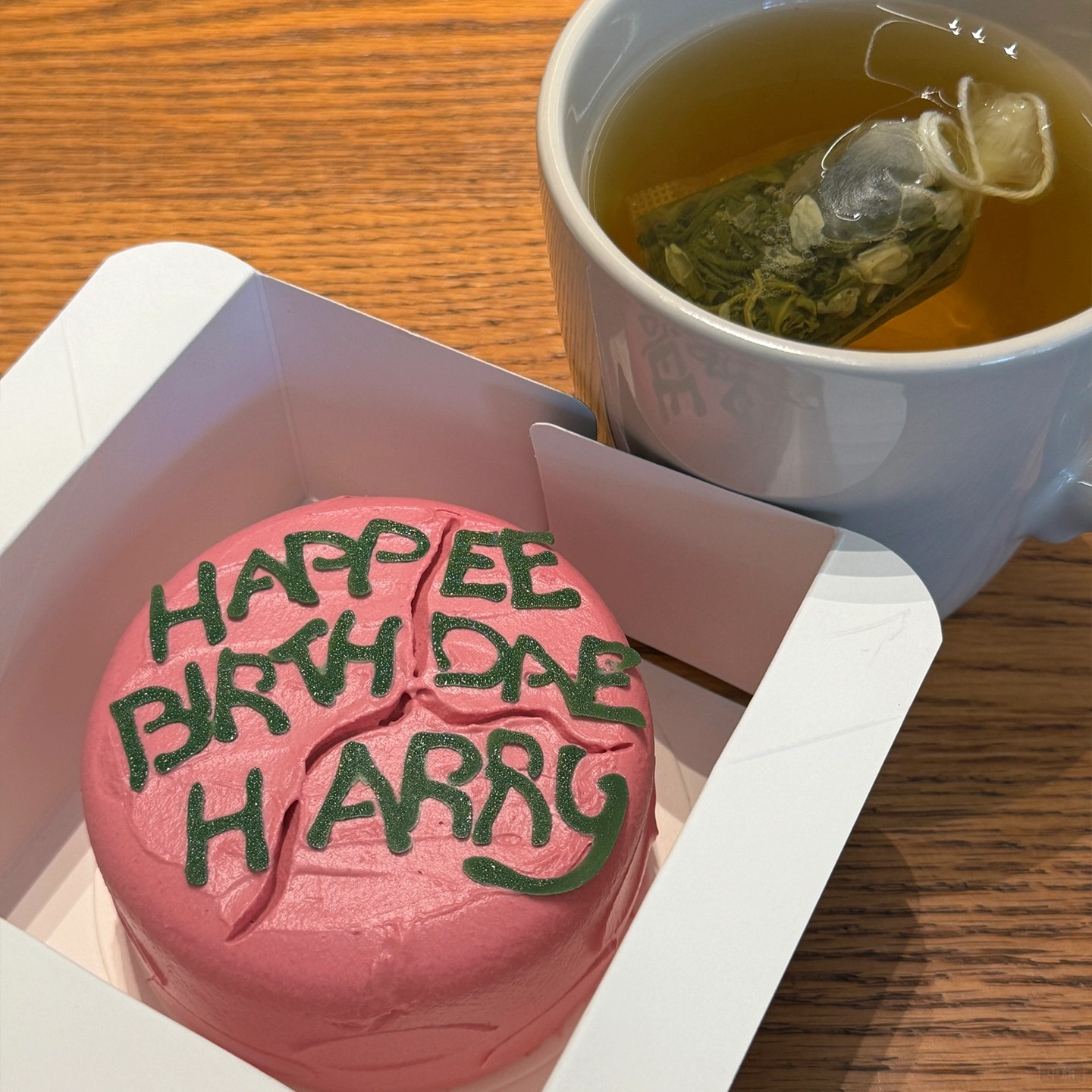 奶油蛋糕再配一杯茶.jpg 奶油蛋糕再配一杯茶.jpg