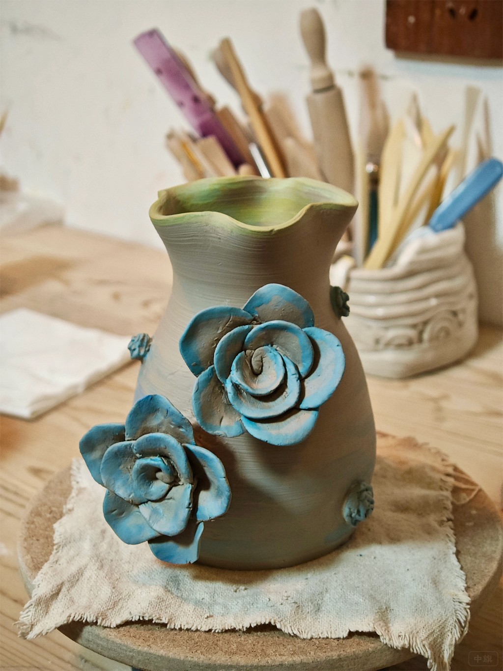 陶藝手工制品花瓶.jpg 陶藝手工制品花瓶.jpg