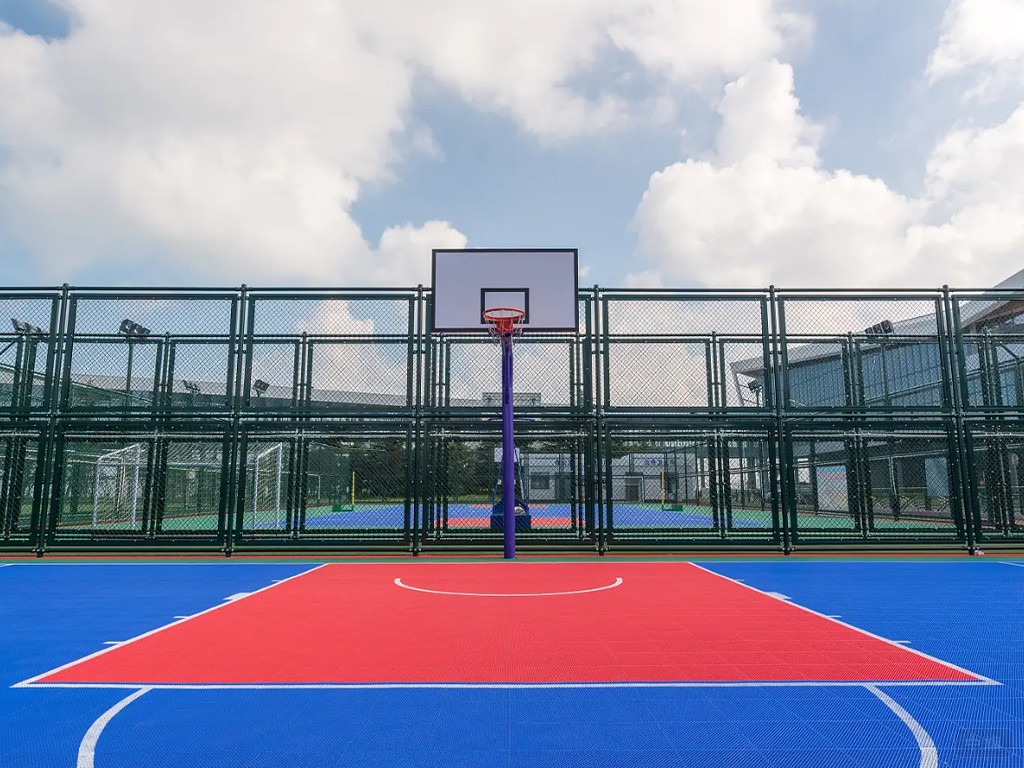 籃球場地.jpg 籃球場地.jpg